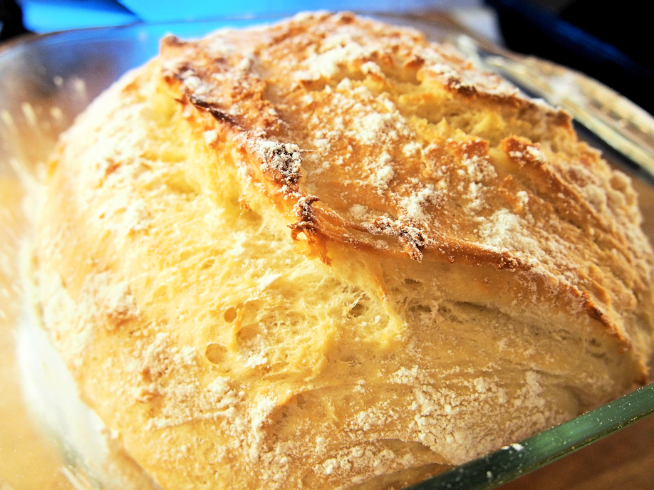 Vaivaton vehnäleipä padassa