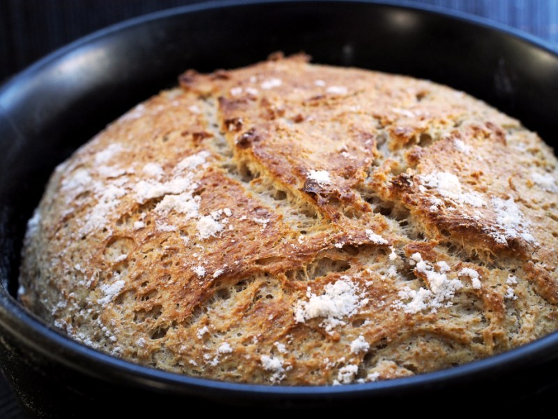 Nopea kolmen viljan&nbsp;pataleipä