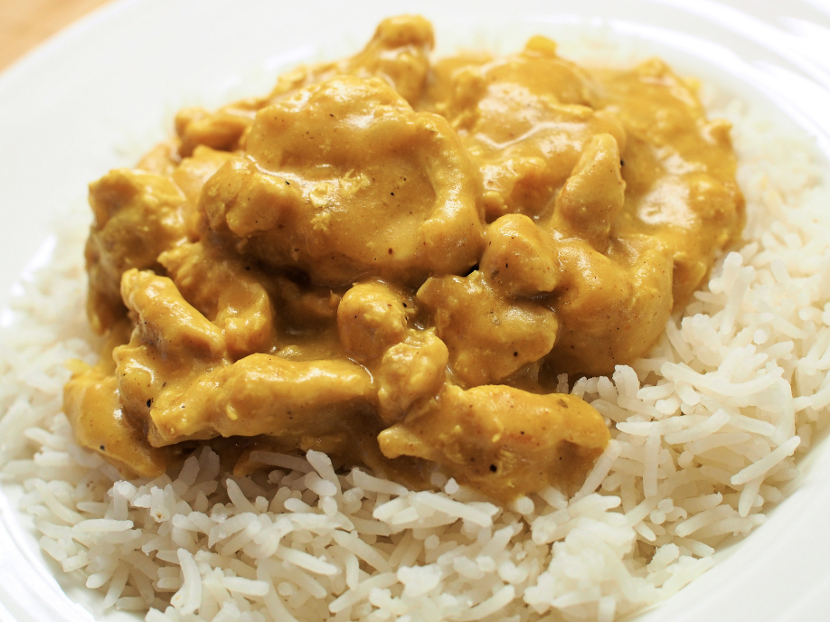 Vaalea broilerikastike