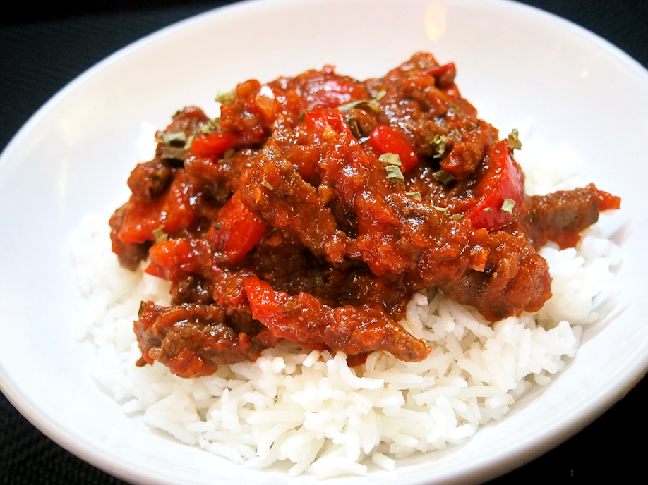 Nopea gulassikastike