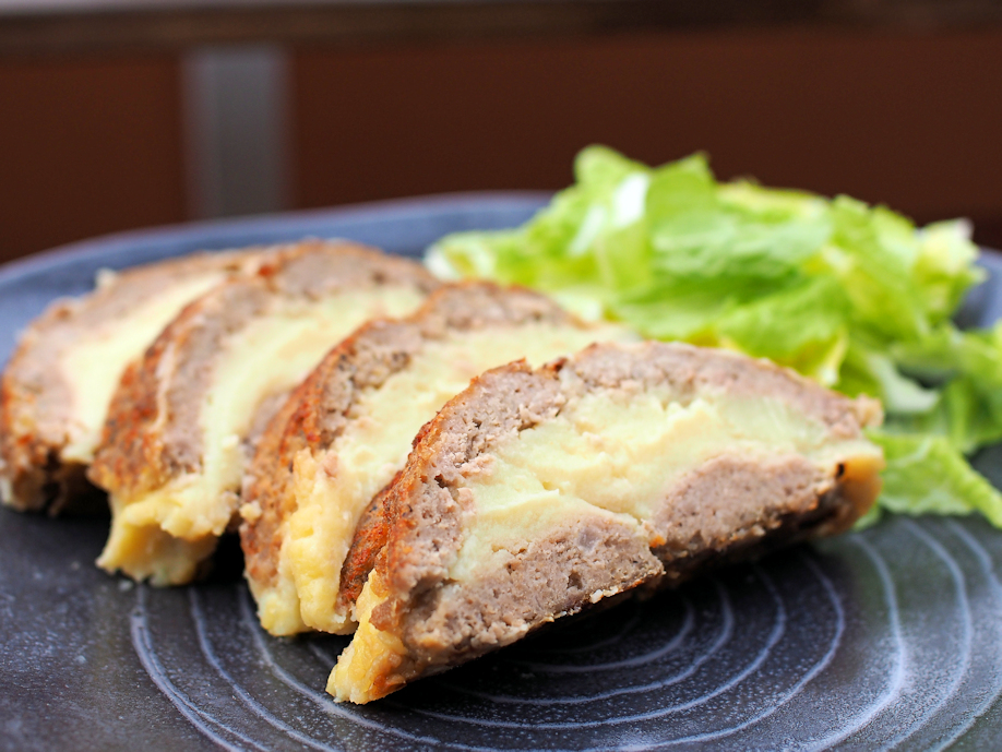 Perunamuusilla täytetty lihamureke