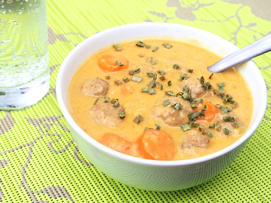 Kalkkunapyörykkä -keitto