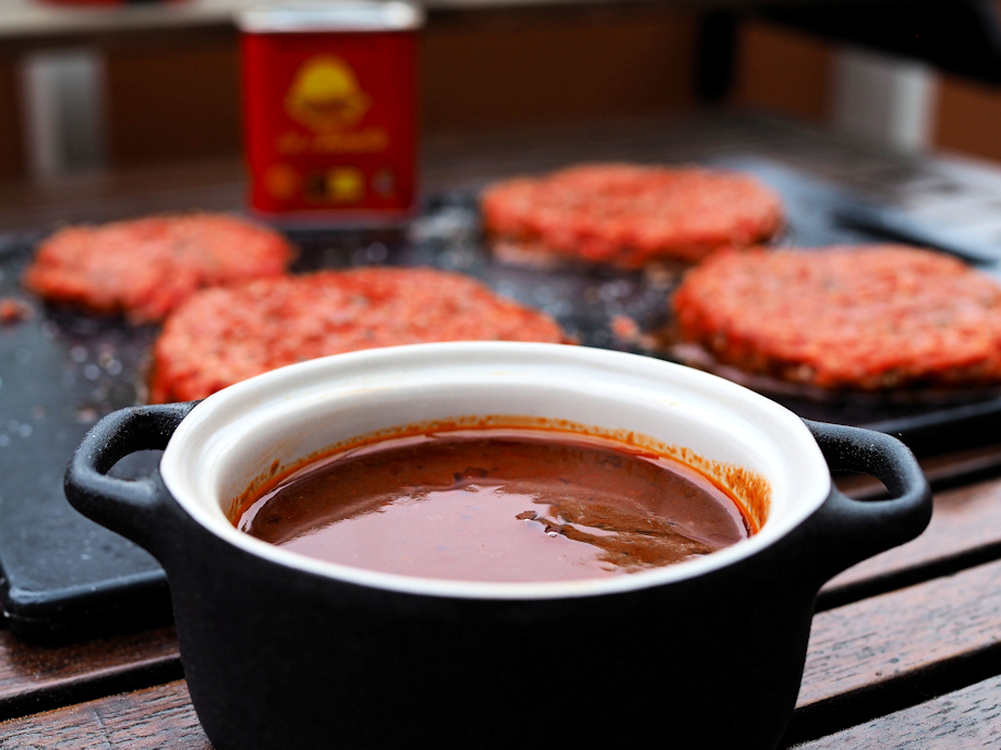 Savupaprikamarinadi ja grillikastike