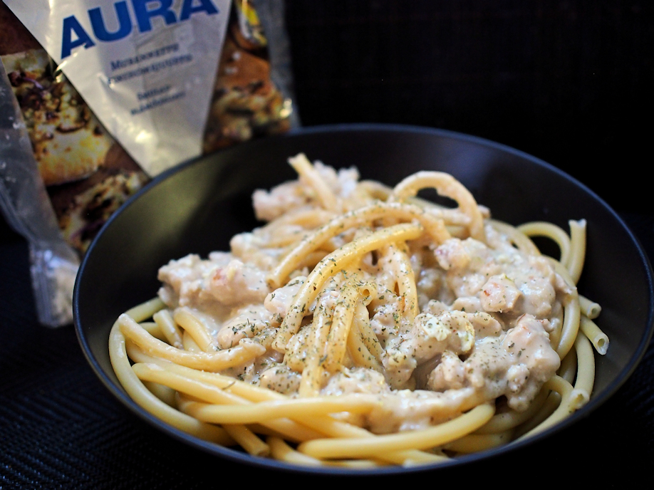 Broileri-aurajuustopasta