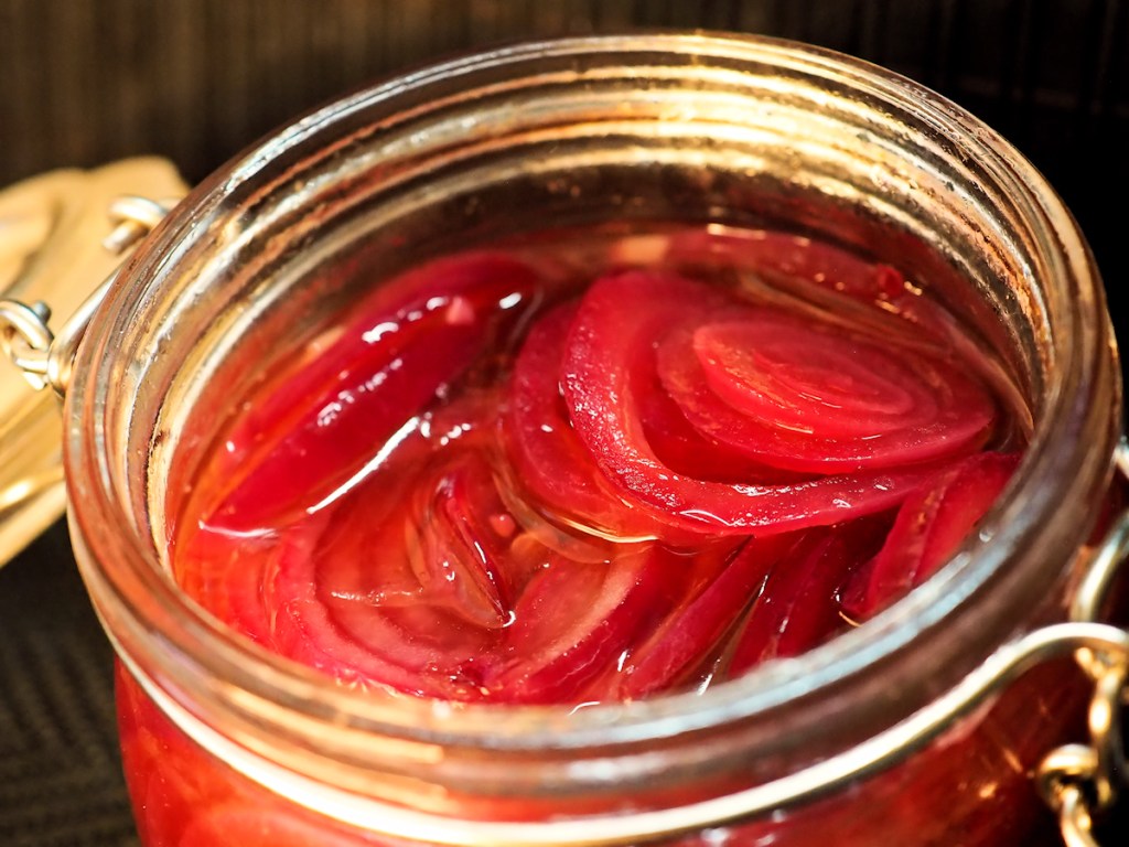 Marinoitu punasipuli